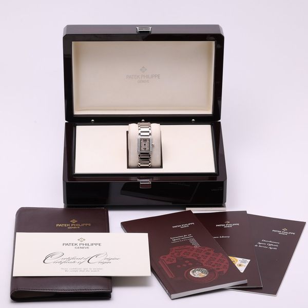 Patek Philippe Twenty-4 4908/200G